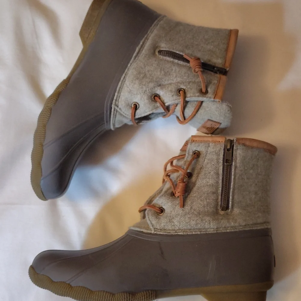 Sperry Gray Wool-Blend Boots EUC Size 10